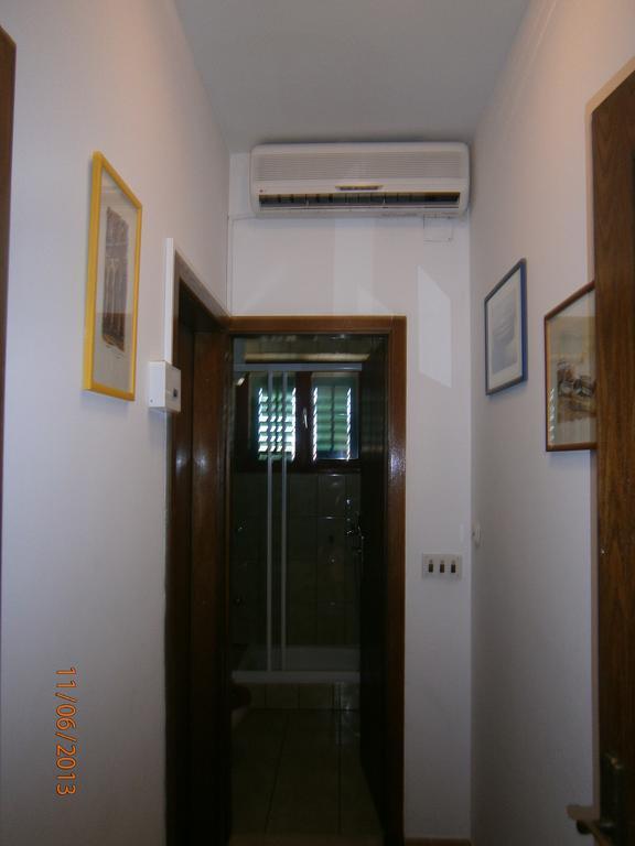 Villa Miranda - Croazia أوميس الغرفة الصورة