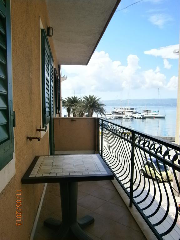 Villa Miranda - Croazia أوميس الغرفة الصورة